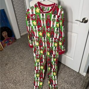 Buc-ee's Festive Holiday onesie
In adult small